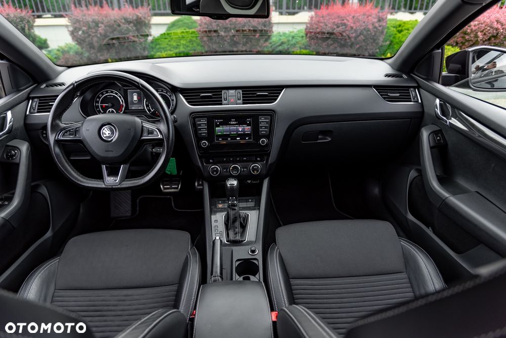Skoda Octavia 2.0 TDI DSG RS - 28