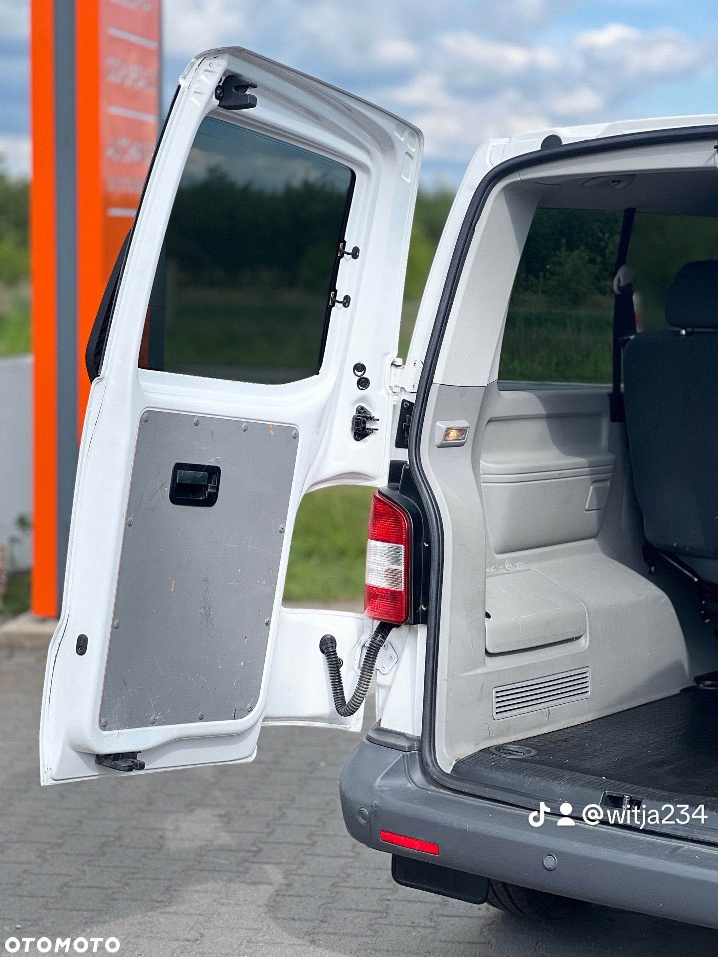 Volkswagen Caravelle BiTDI L1 Comfortline - 21