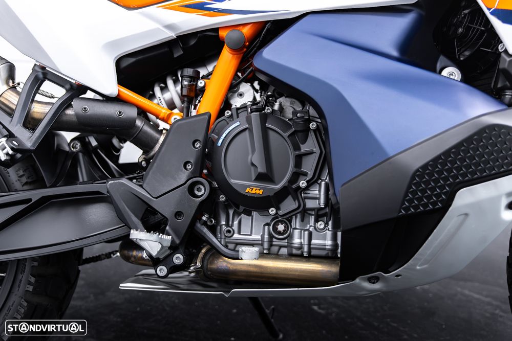 KTM 890 - 15