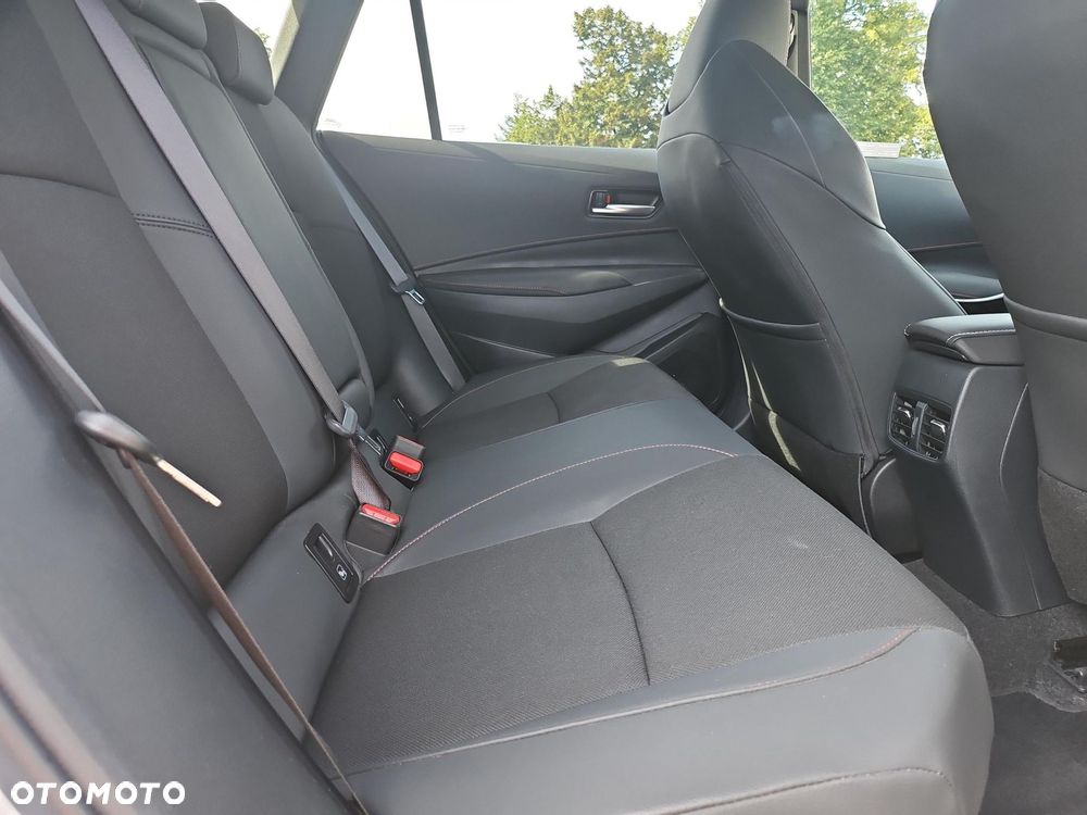Toyota Corolla - 12