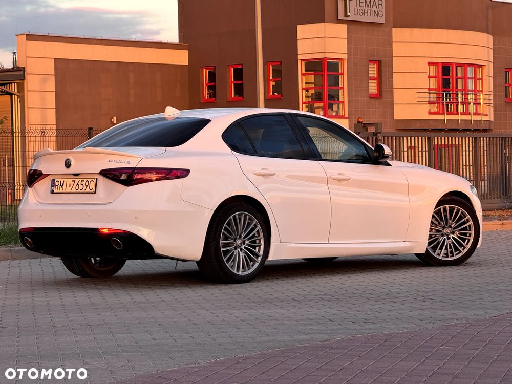 Alfa Romeo Giulia 2.2 Diesel AT8 Super - 8