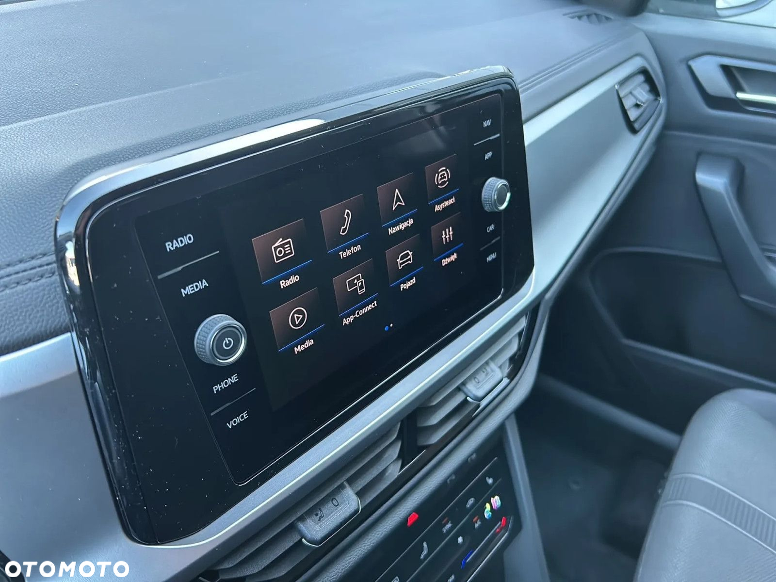 Volkswagen T-Roc - 14