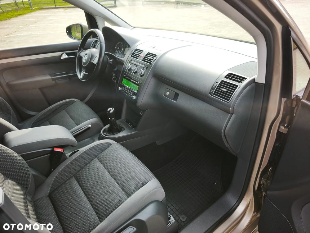 Volkswagen Touran 1.6 TDI DPF BlueMotion Technology Comfortline - 18