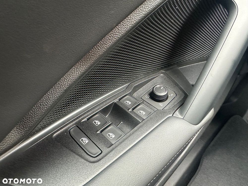 Volkswagen Tiguan 2.0 TDI Elegance DSG - 24