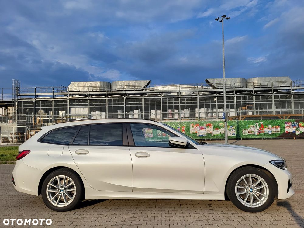 BMW Seria 3 320d xDrive Advantage - 4