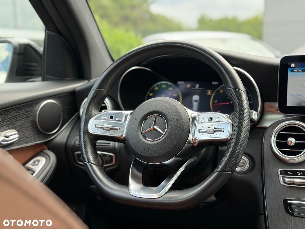 Mercedes-Benz GLC 220 d 4Matic 9G-TRONIC AMG Line Plus - 27