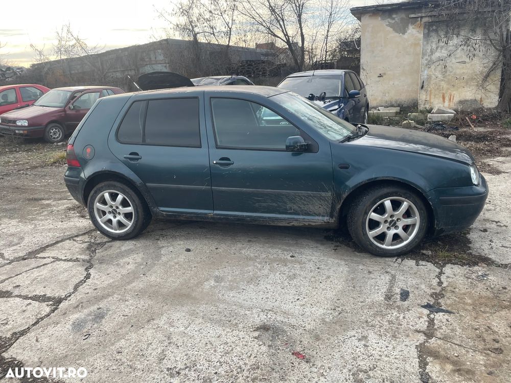 Dezmembrez Volkswagen Golf 4 1.6 16V AZD 77kW 105Hp Verde an 2001 - 4