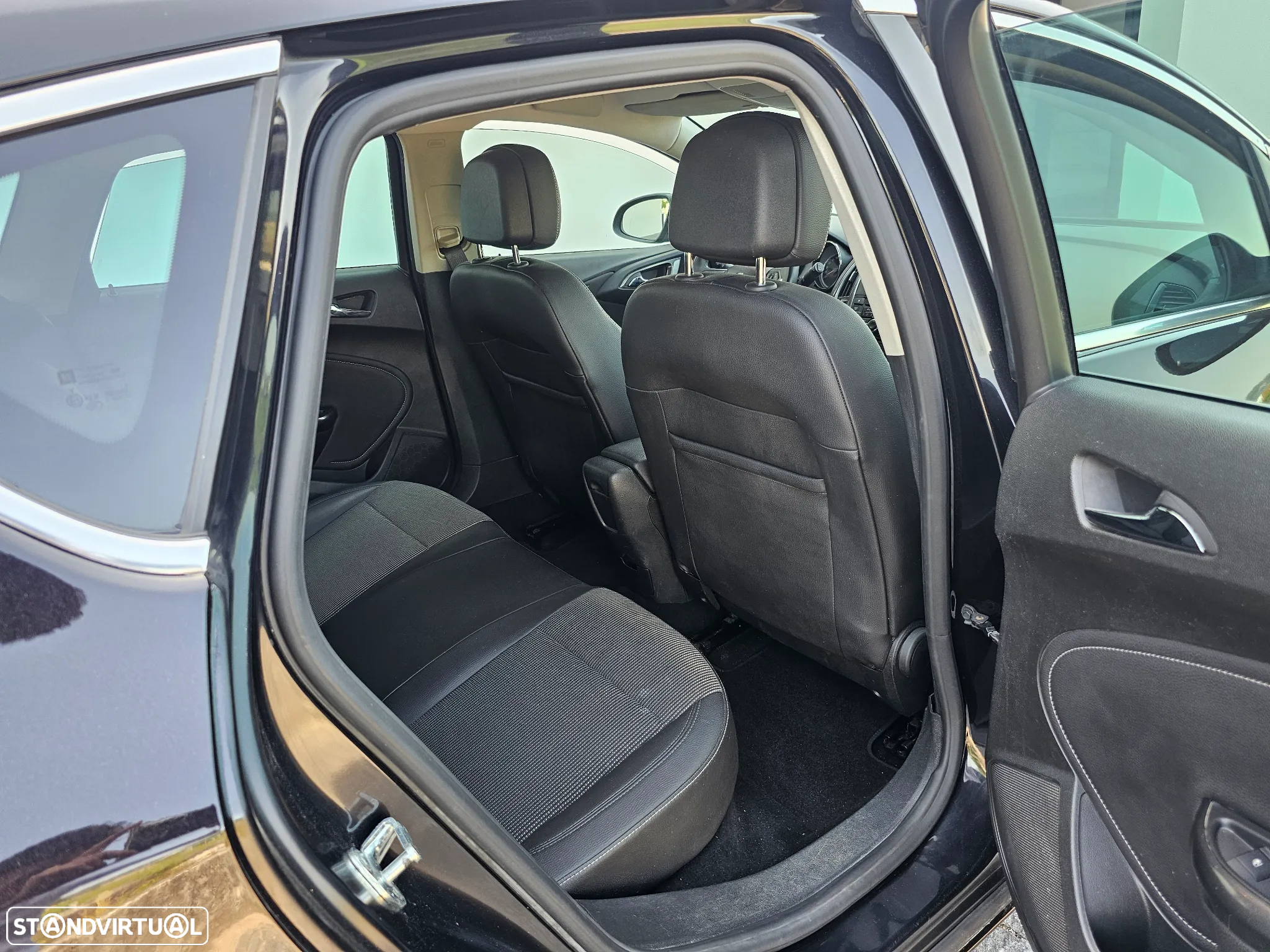 Opel Astra 1.7 CDTi Cosmo - 23
