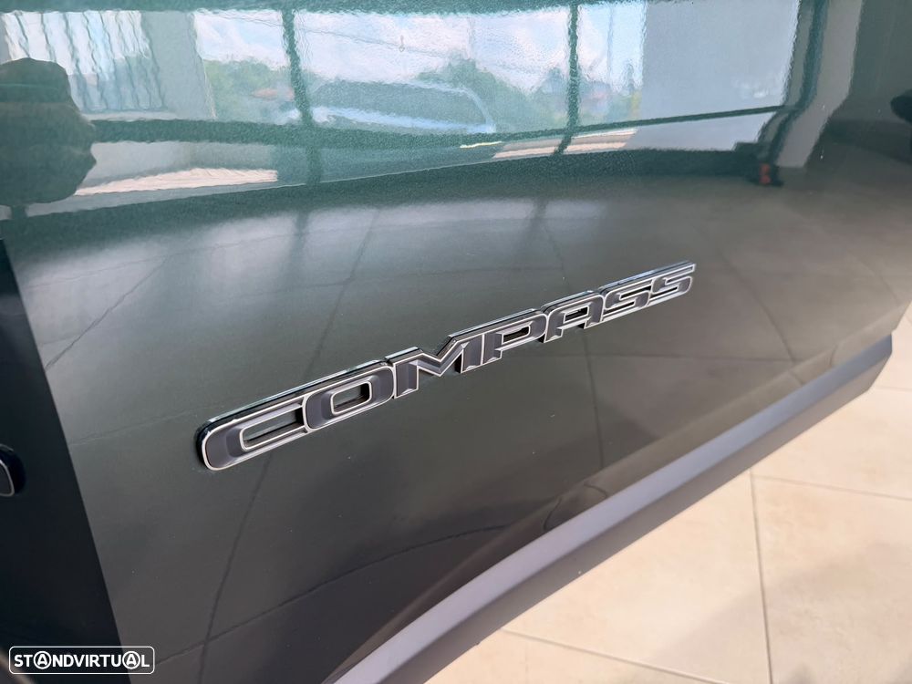 Jeep Compass 1.3 T Limited DCT - 28