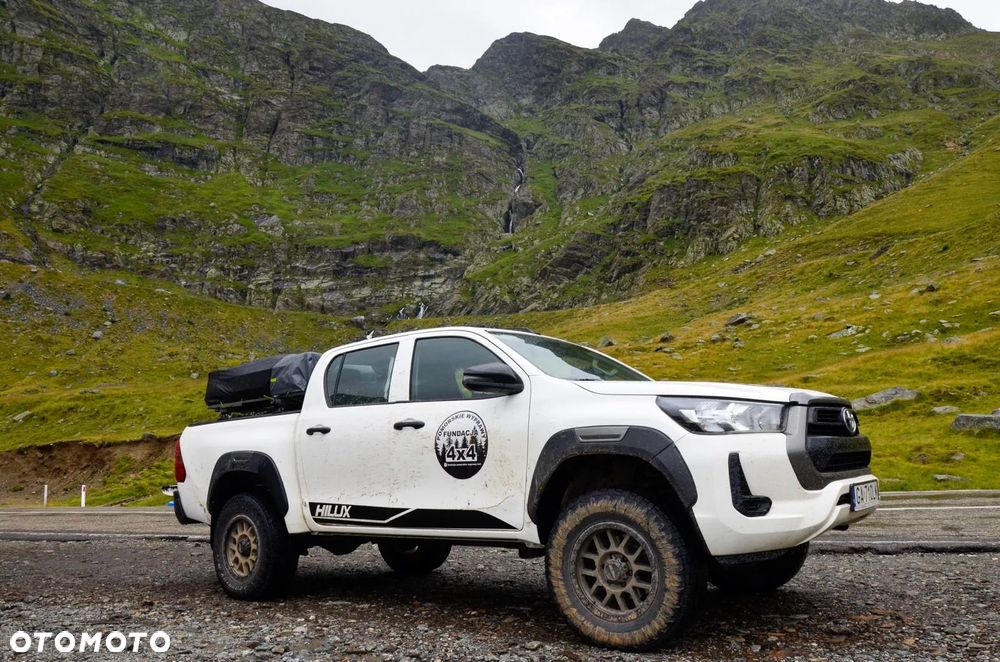 Toyota Hilux 2.4 D-4D Extra Cab DLX 4x4 - 5