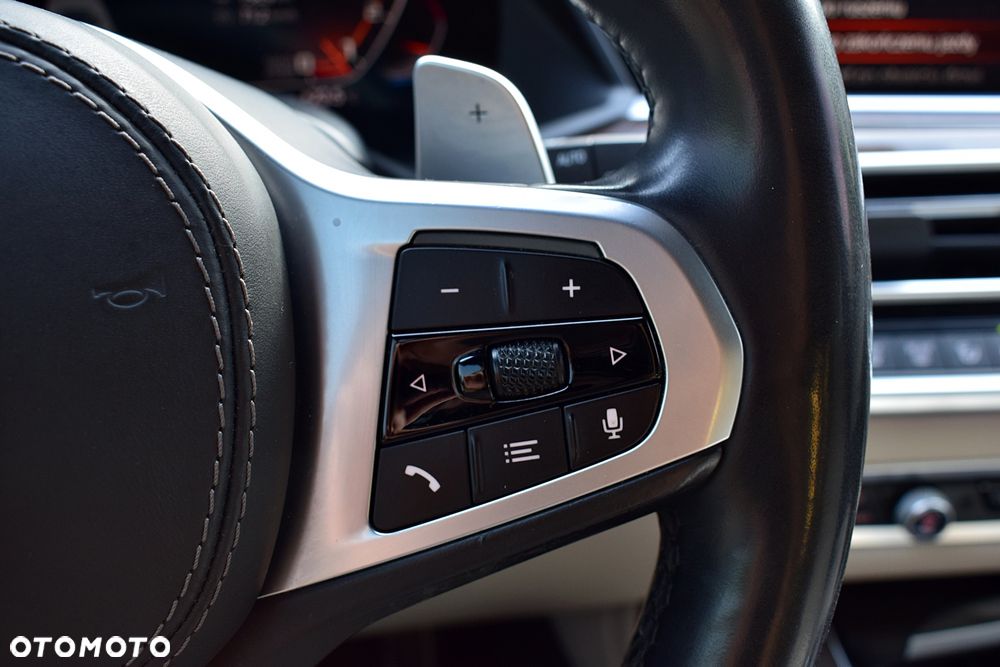 BMW X7 M50i - 13