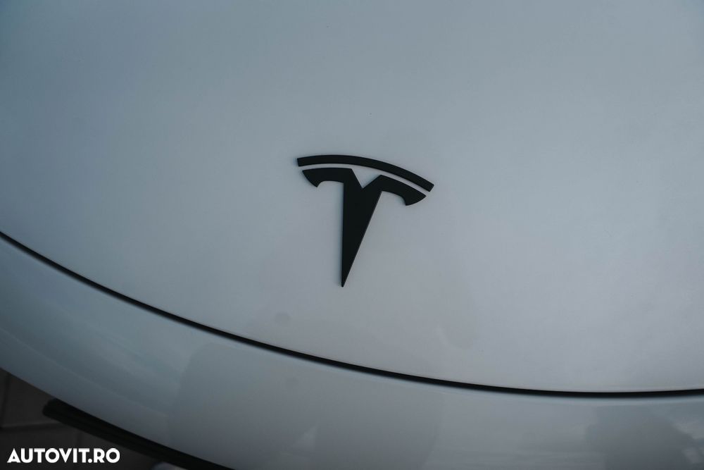 Tesla Model 3 - 23