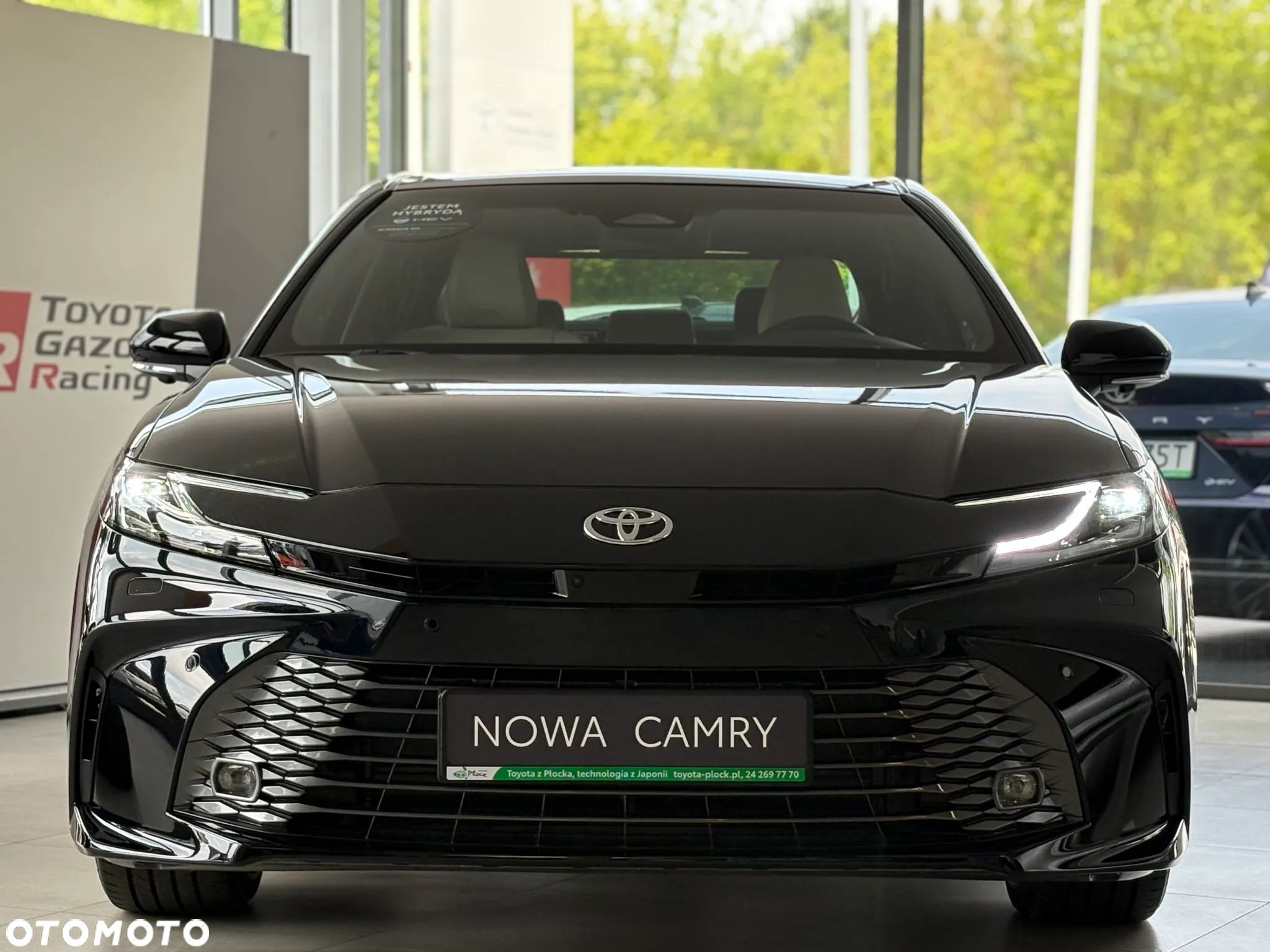 Toyota Camry 2.5 Hybrid Dynamic Force Executive e-CVT - 2