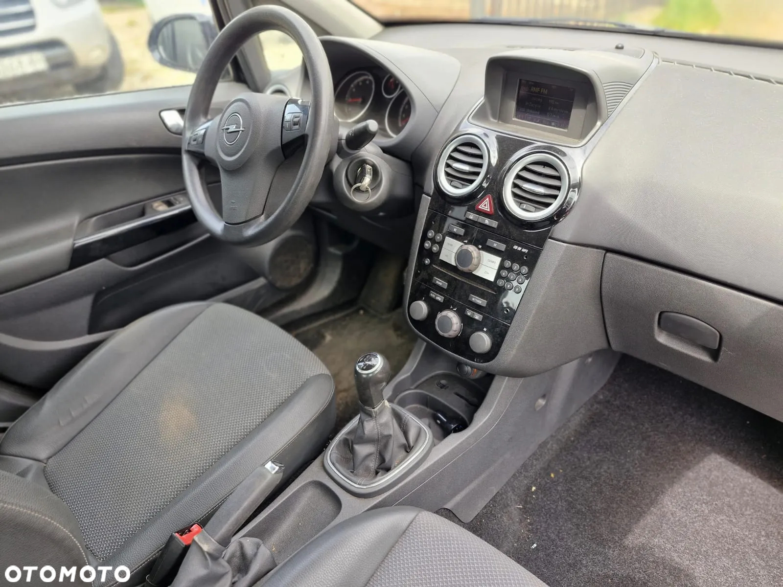 Opel Corsa 1.4 16V Enjoy - 5