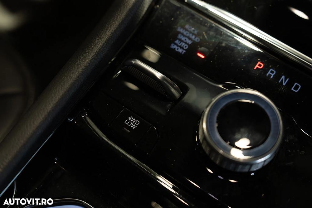 Jeep Grand Cherokee - 23