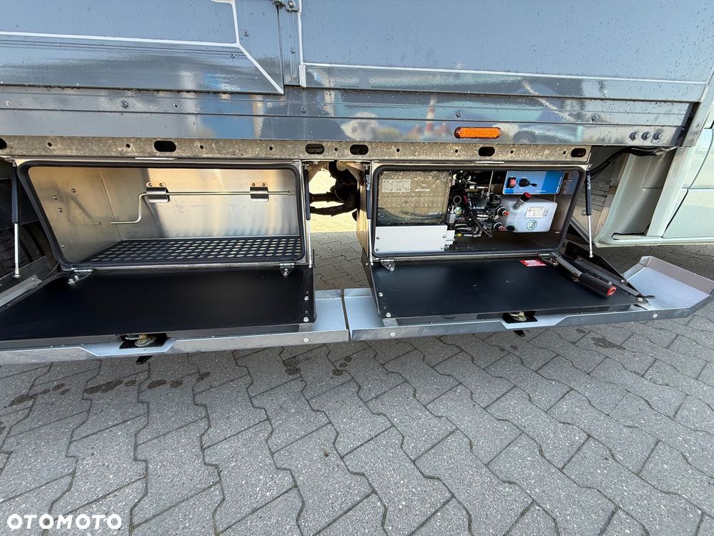 Mercedes-Benz Sprinter - 21