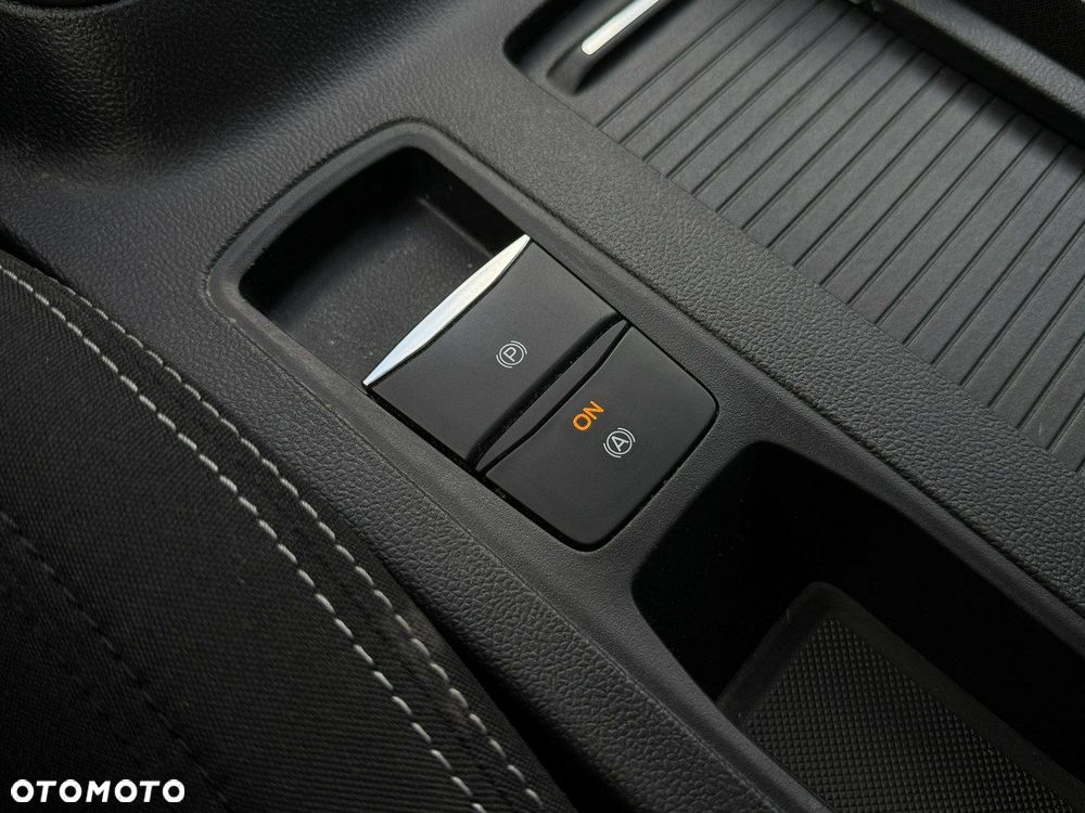 Ford Focus 1.0 EcoBoost Titanium X - 27