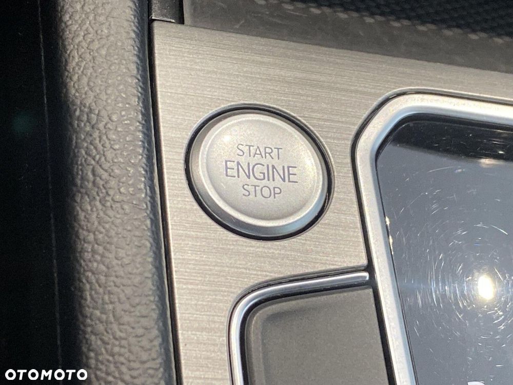 Volkswagen Passat - 19