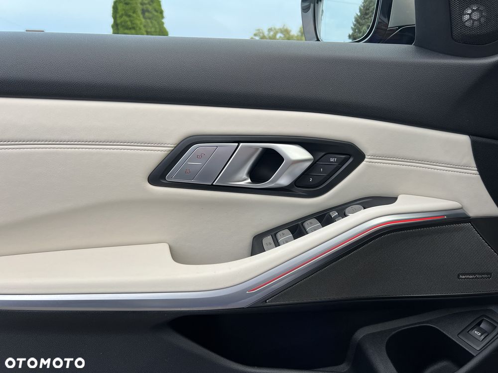 BMW Seria 3 M340d xDrive mHEV sport - 36
