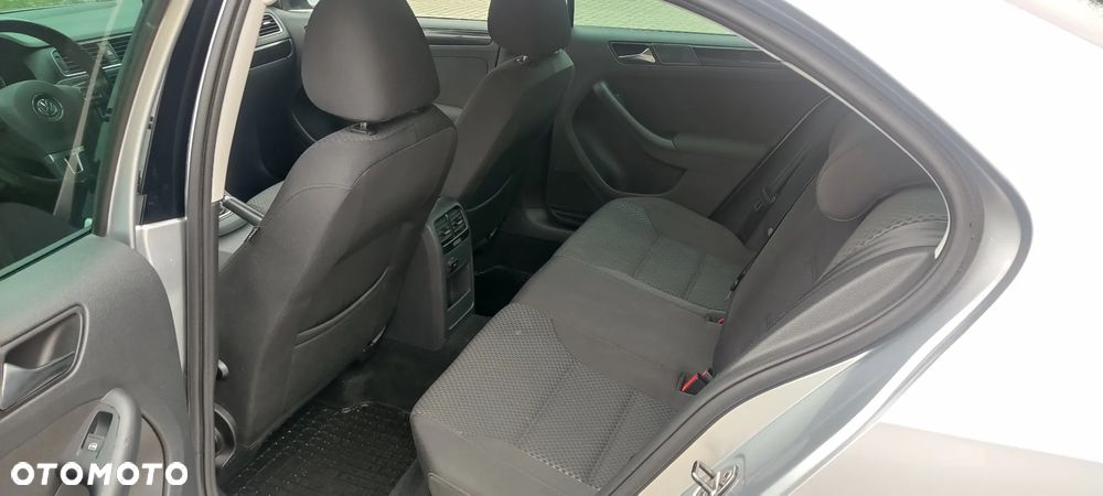 Volkswagen Jetta 2.0 TDI DPF Comfortline - 17