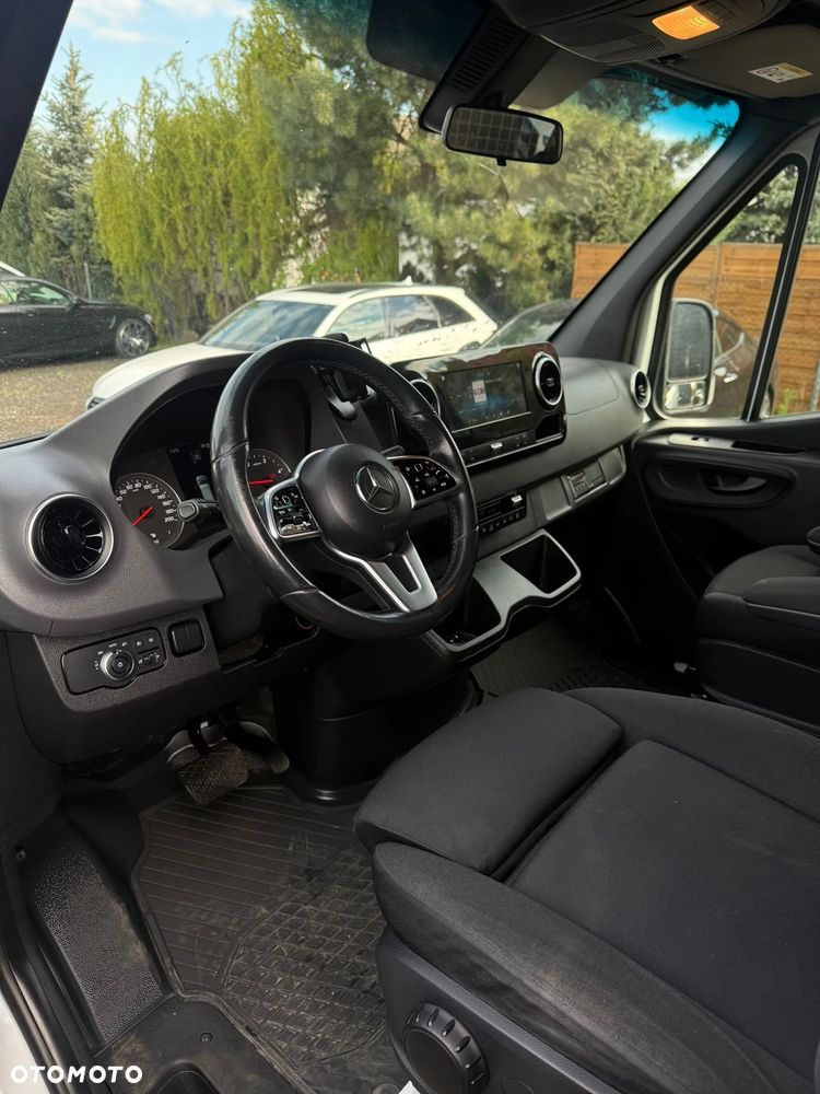 Mercedes-Benz Sprinter - 4