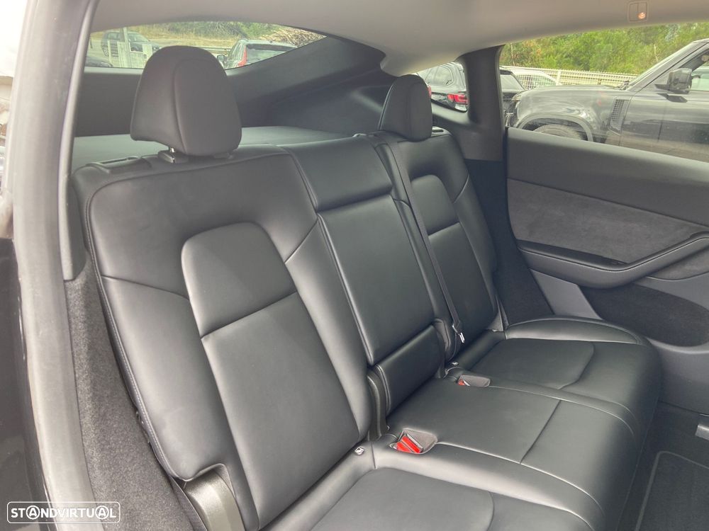 Tesla Model Y Long Range Dual Motor AWD - 39