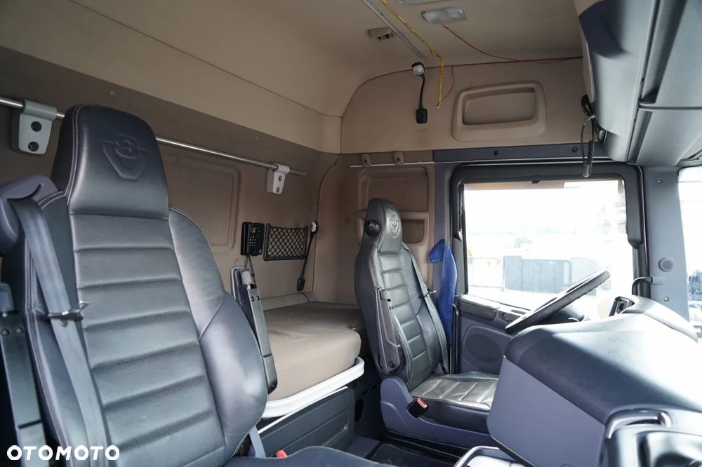 Scania R 580 / V8 / RETARDER / CAŁA NA PODUSZKACH / KLIMA POSTOJOWA / SKÓRY / OPONY 100 % / PO ZŁOTYM KONTRAKCIE SERWISOWYM - 35