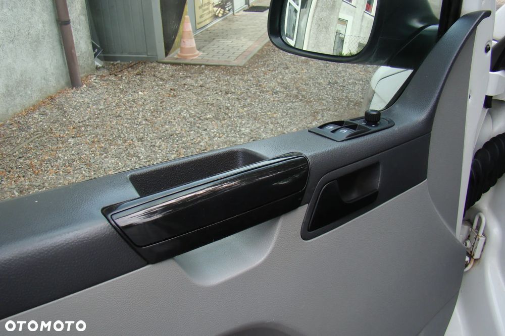 Volkswagen Transporter - 11