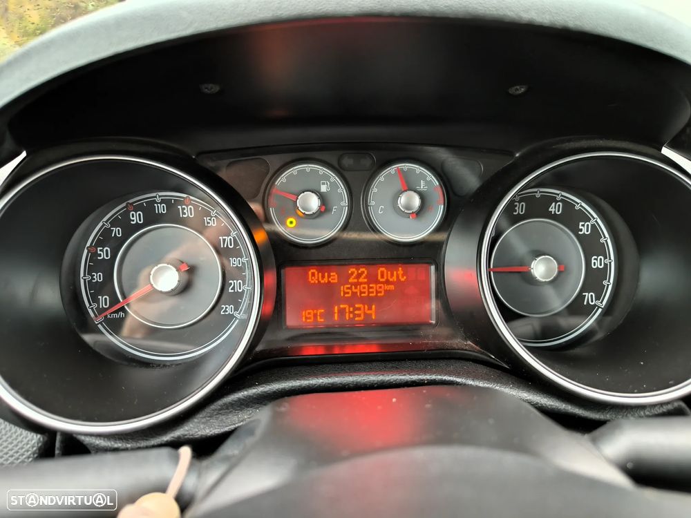 Fiat Punto 1.2 Lounge S&S - 17