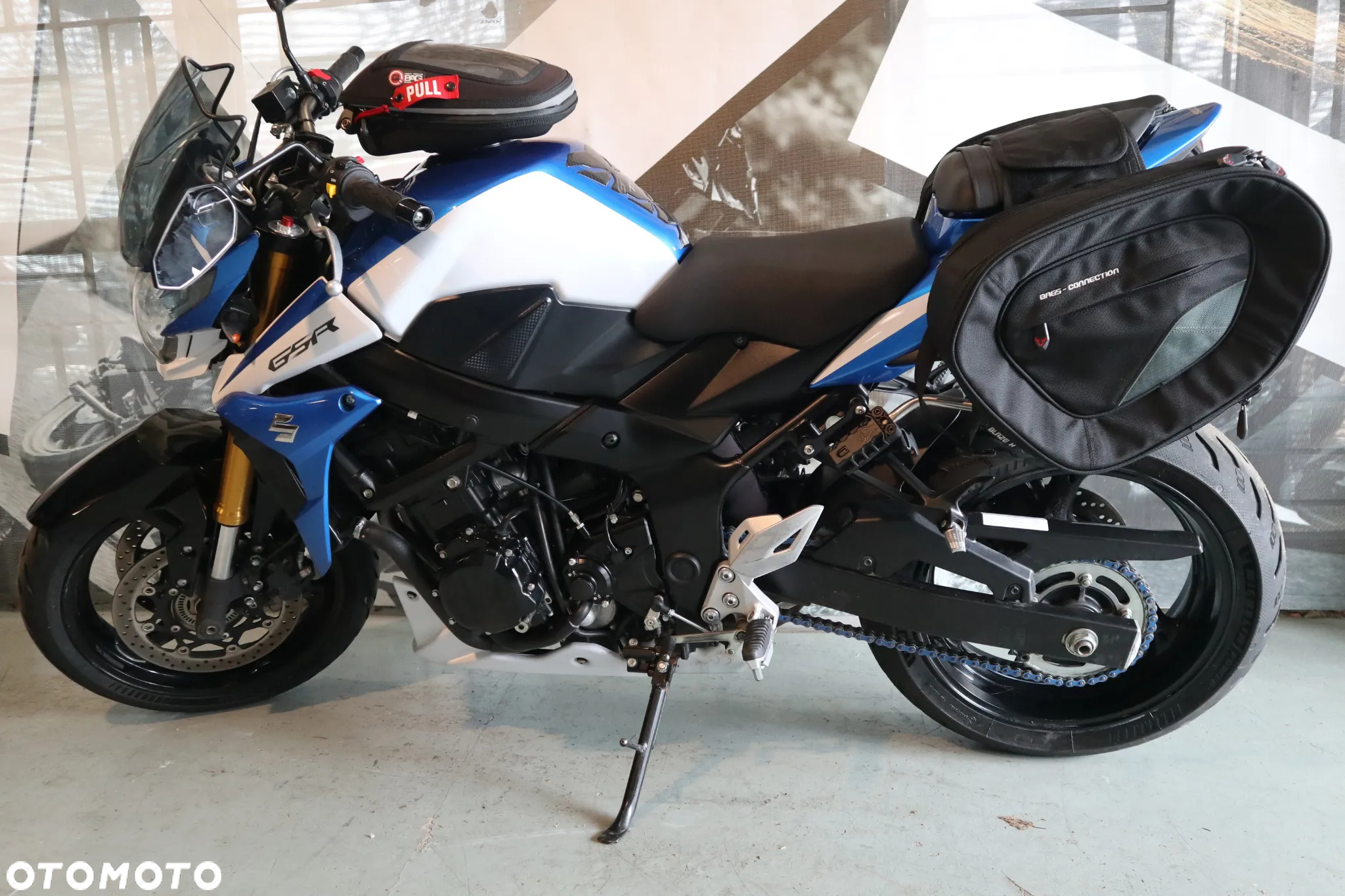Suzuki GSR - 4
