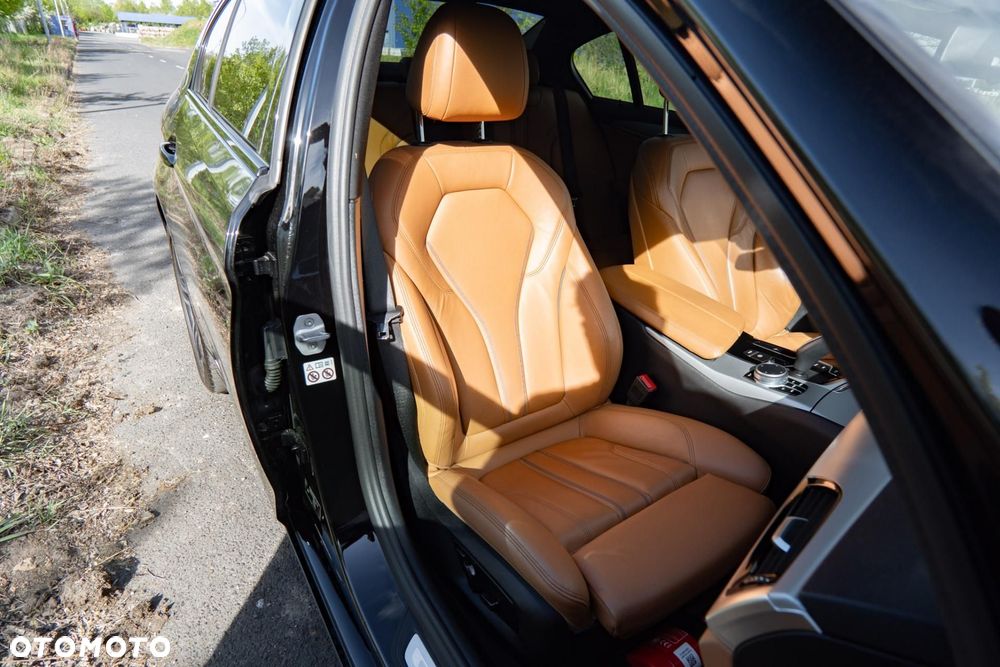 BMW Seria 5 520d xDrive MHEV Business Edition - 16