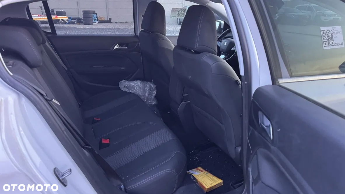 Peugeot 308 1.2 PureTech Allure S&S - 15