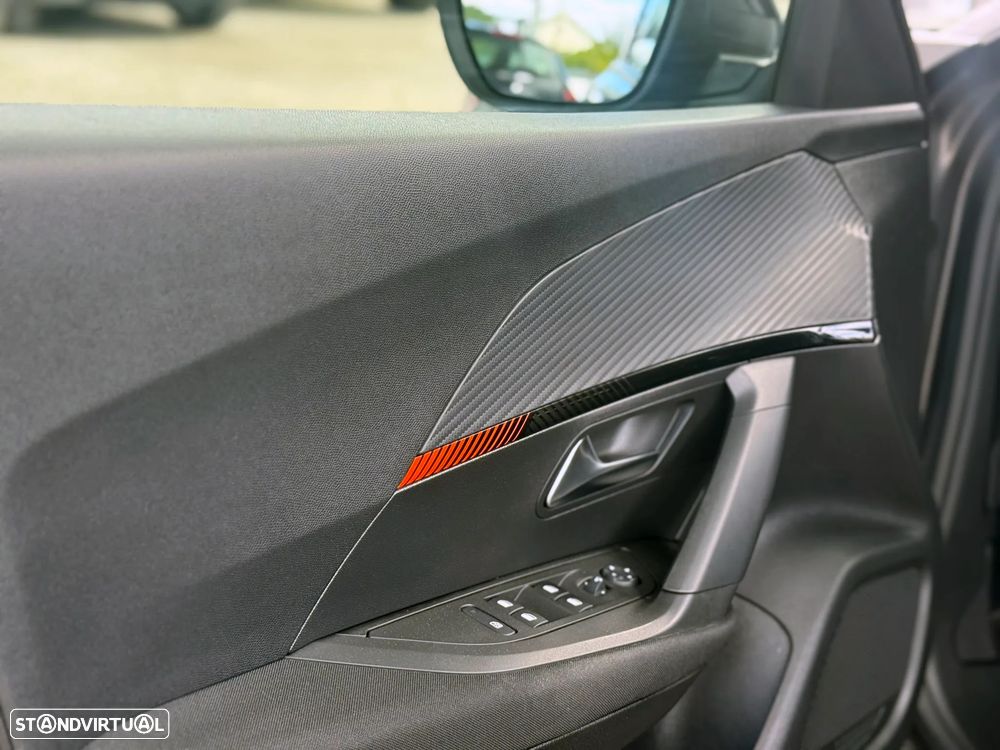 Peugeot 2008 1.2 PureTech Active Pack EAT8 - 7