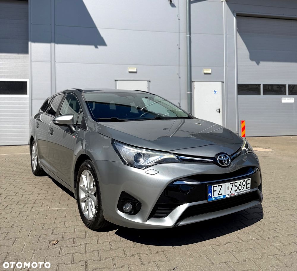 Toyota Avensis 1.8 Premium - 5