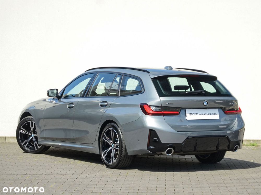 BMW Seria 3 330i xDrive M Sport sport - 3