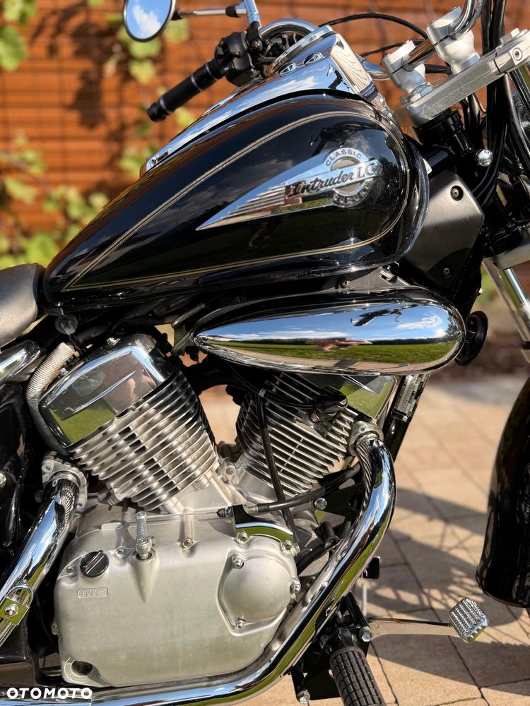 Suzuki Intruder - 3