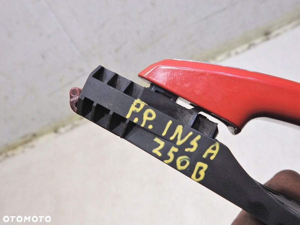 KLAMKA DRZWI PRAWY PRZÓD Z50B OPEL INSIGNIA A 13308536 - 2