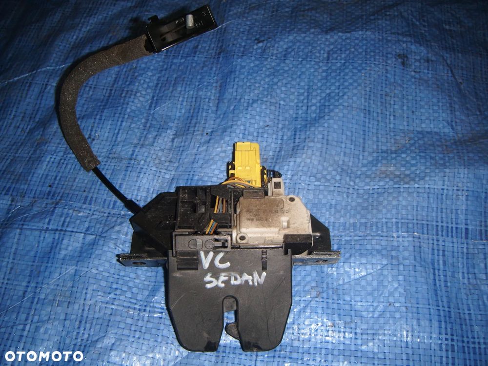 opel vectra c sedan zamek klapy tył   09180104 - 1