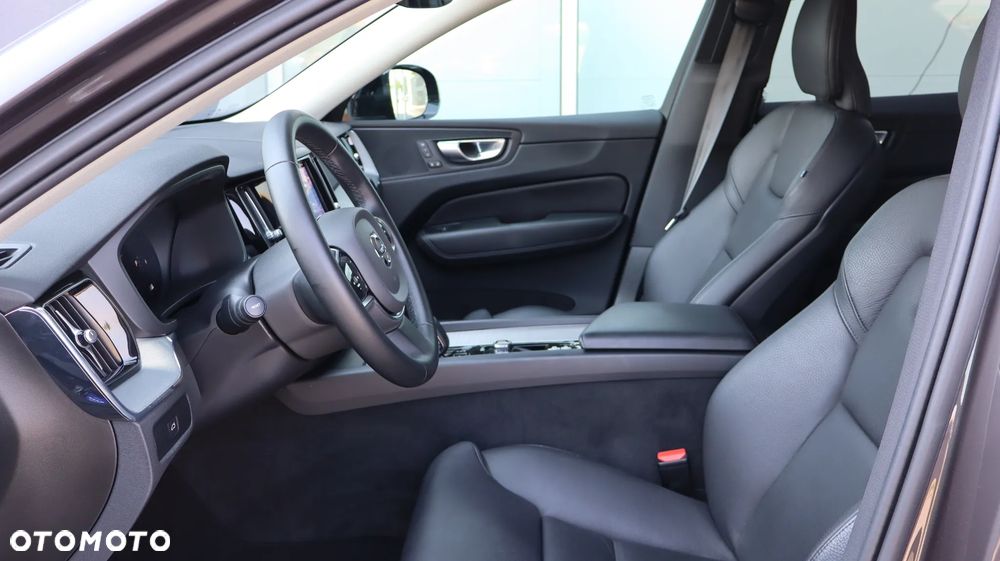 Volvo XC 60 B5 B AWD Plus Dark - 15