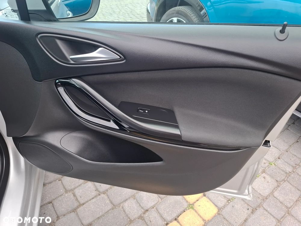 Opel Astra 1.4 Turbo Edition - 32