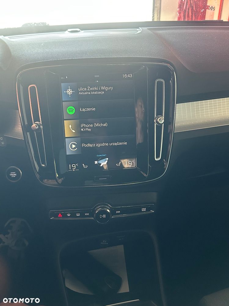 Volvo XC 40 T3 Momentum Pro - 20