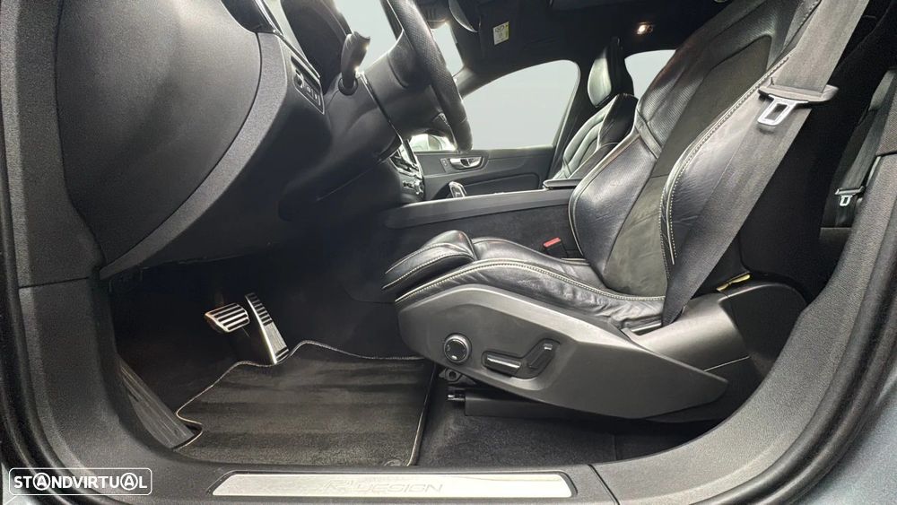 Volvo XC 60 2.0 T8 PHEV R-Design AWD - 10