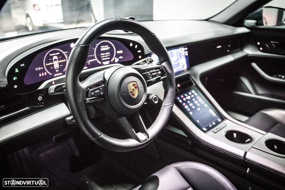 Porsche Taycan Sport Turismo Standard - 24