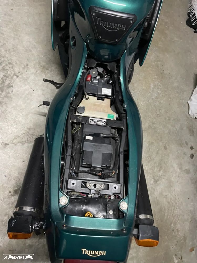 Triumph Daytona 1200 - 23