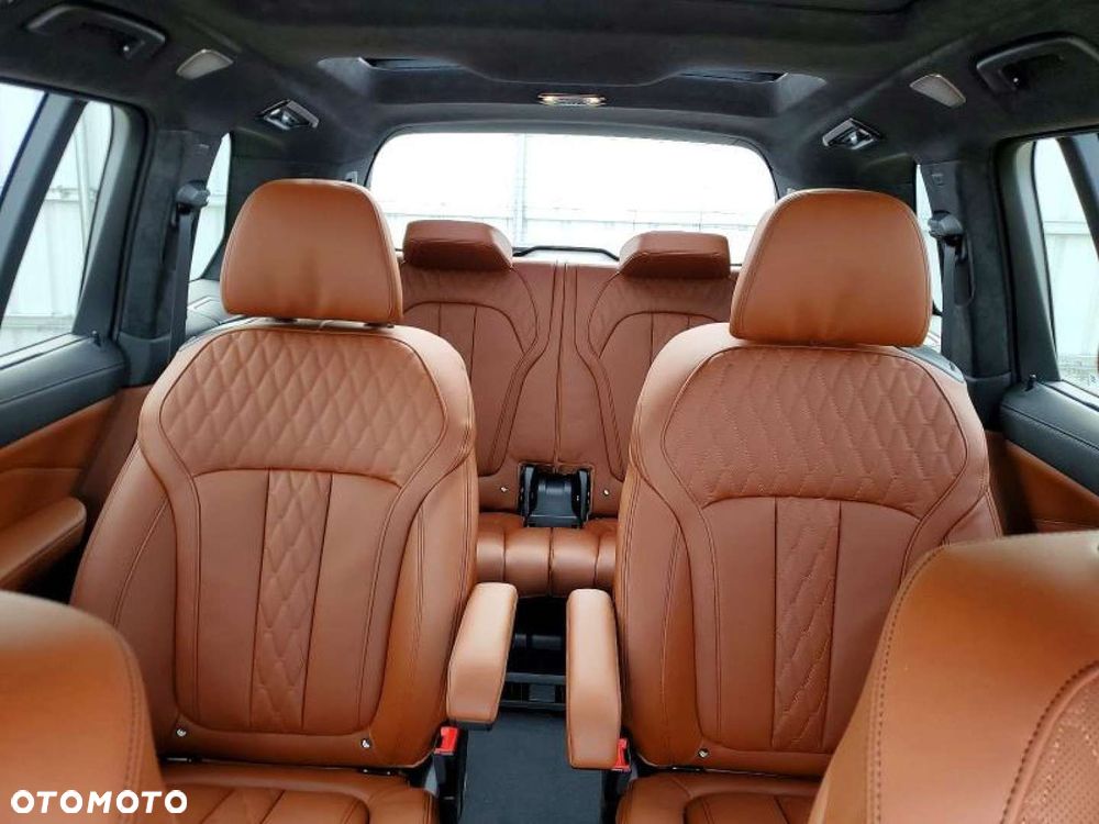 BMW X7 - 12