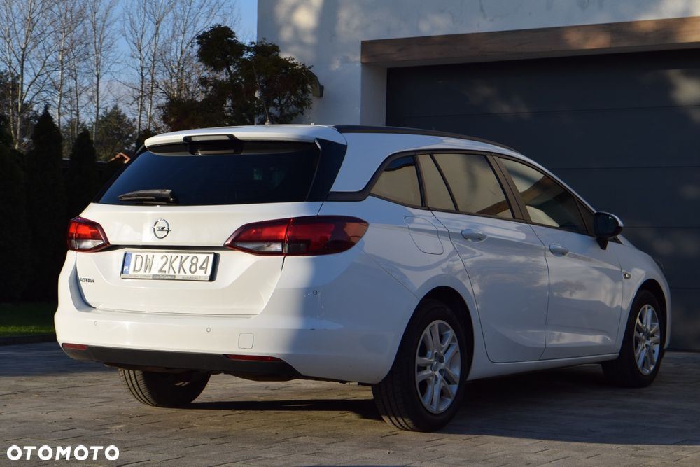 Opel Astra 1.2 T Elegance S&S - 4