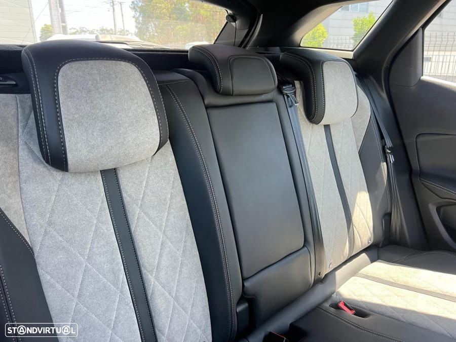 Peugeot 3008 1.6 Hybrid4 Allure e-EAT8 - 12