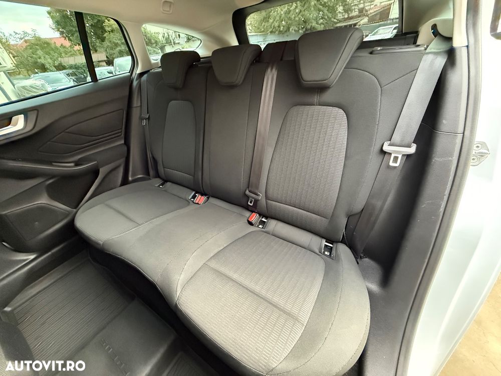 Ford Focus 1.5 EcoBlue Start-Stopp-System TITANIUM DESIGN - 9