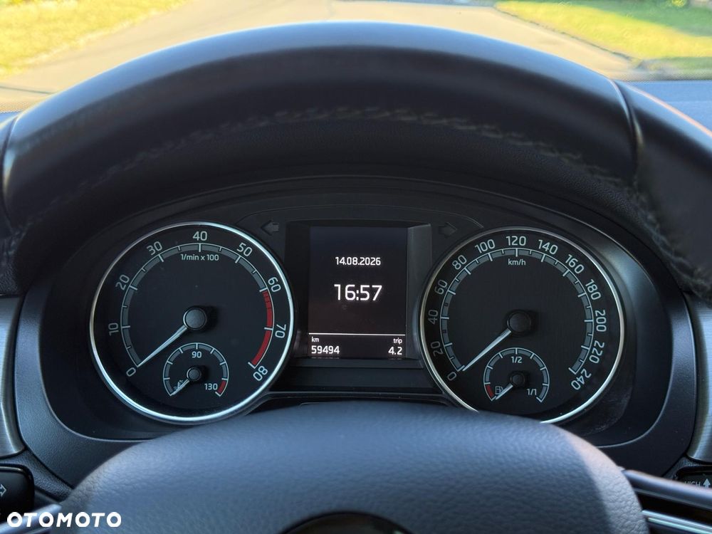 Skoda RAPID Spb 1.0 TSI Drive - 31