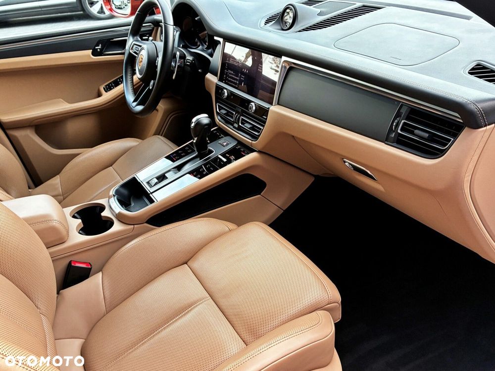Porsche Macan - 38